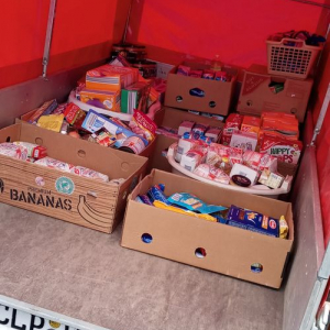 Essensspenden durch den Verein Trucker for Kids e.V.